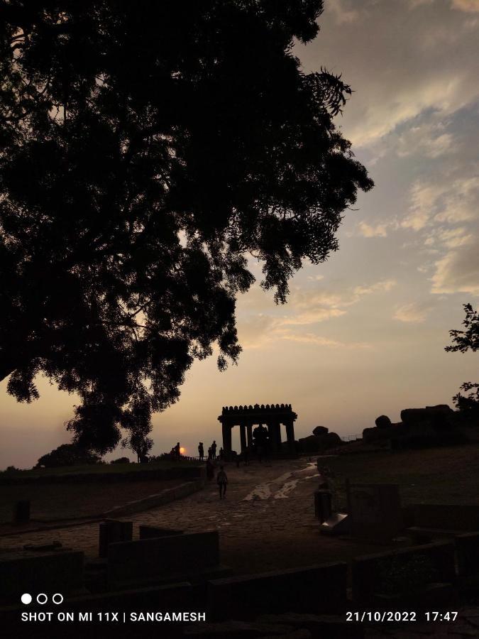 Vaibhav Home Stay Hampi Exterior photo