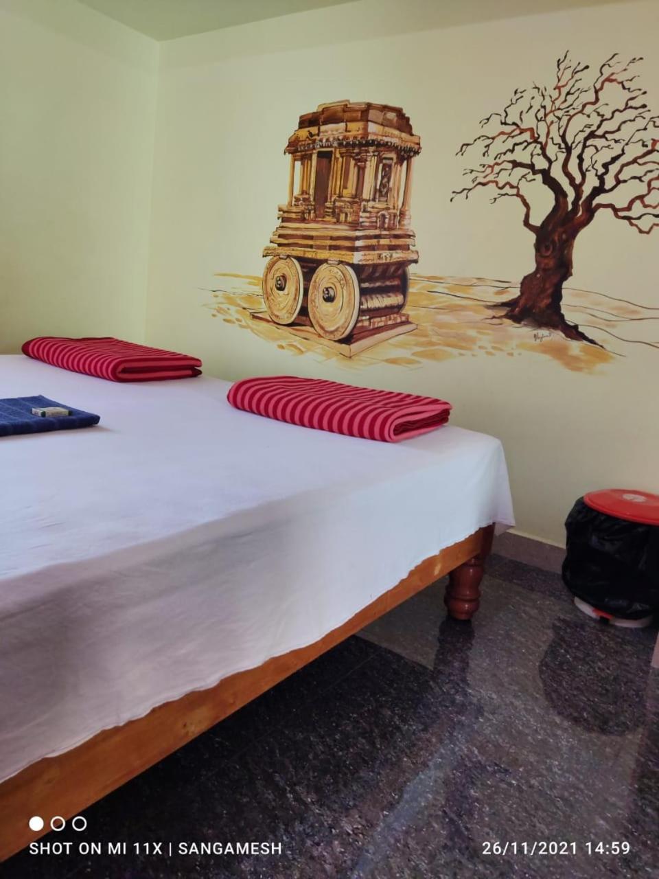 Vaibhav Home Stay Hampi Room photo