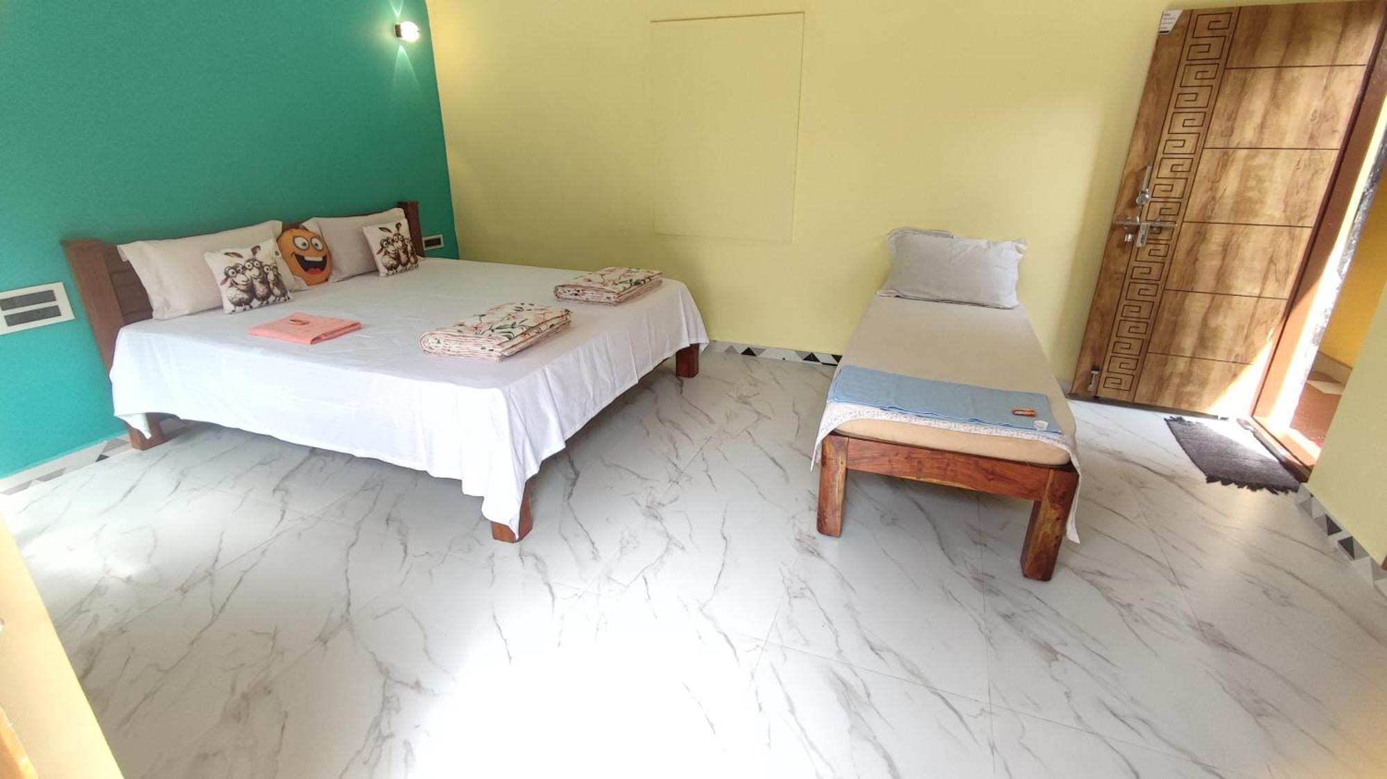 Vaibhav Home Stay Hampi Room photo